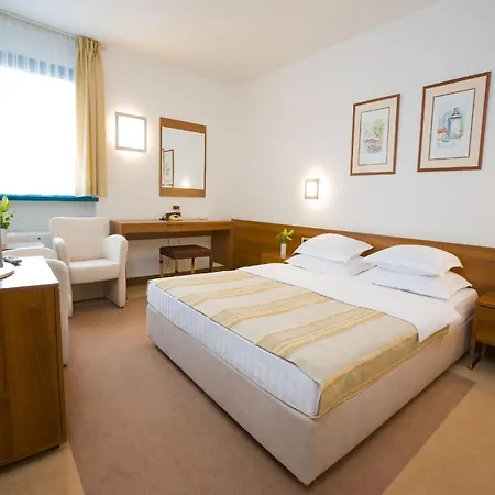 Hotel Laguna Zagreb-3